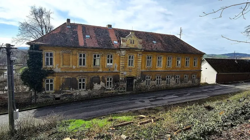 Prodej ubytování, Štěkeň, U Zámku, 1014 m2