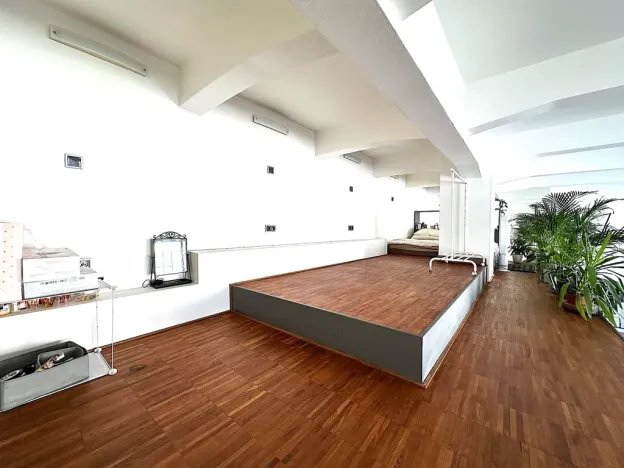 Pronájem atypického bytu, Praha - Smíchov, Křížová, 100 m2