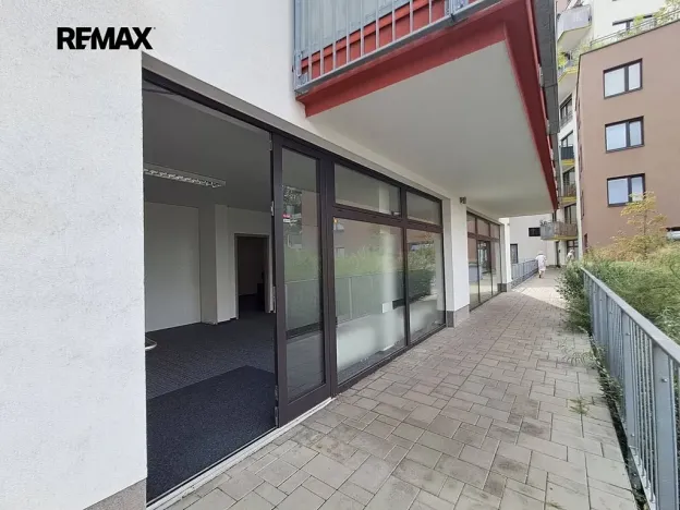 Pronájem obchodního prostoru, Praha - Modřany, Soukalova, 104 m2