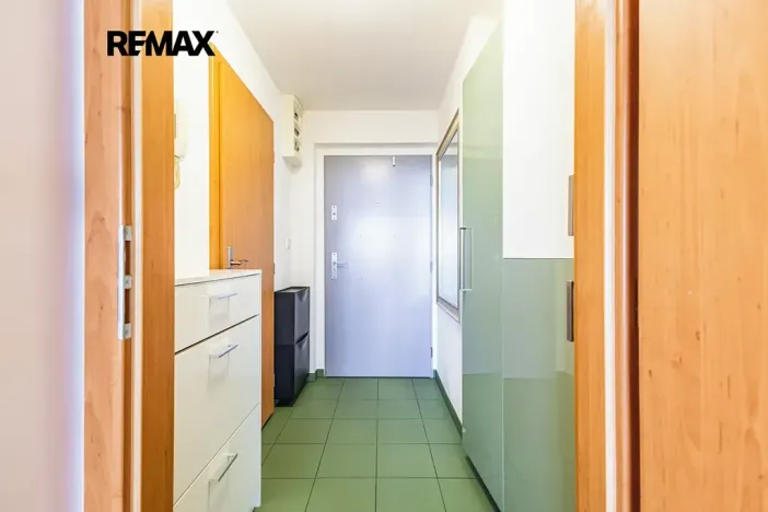 Prodej bytu 1+kk, Praha - Záběhlice, Na Slatince, 31 m2