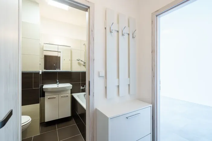 Prodej bytu 1+kk, Praha - Prosek, Veltruská, 33 m2
