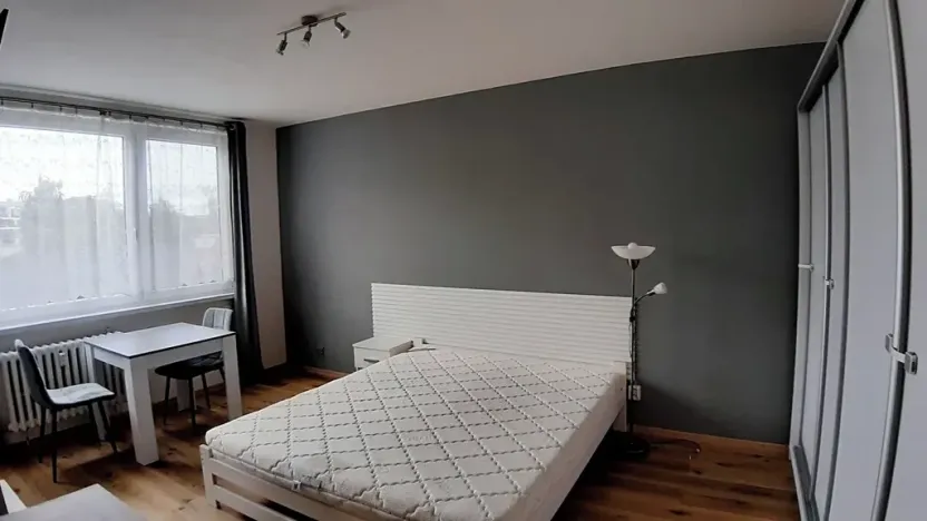 Pronájem bytu 1+kk, Praha - Modřany, Nikoly Vapcarova, 32 m2