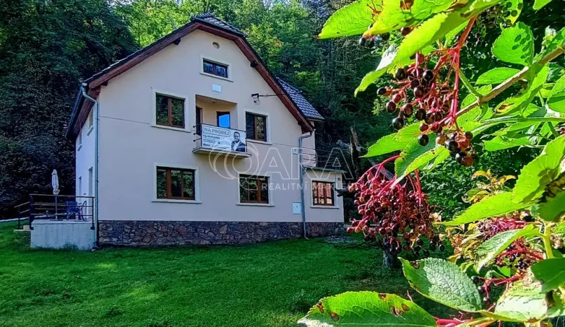 Prodej bytu 4+1, Beroun - Beroun-Hostim, Ke Svatému Jánu, 182 m2