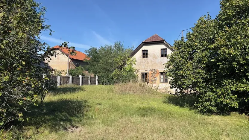 Prodej komerčního pozemku, Roztoky, 2151 m2