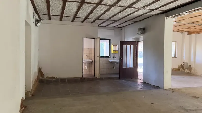 Prodej komerčního pozemku, Roztoky, 2151 m2