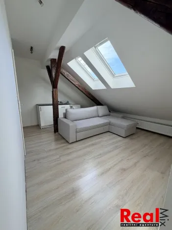 Pronájem bytu 1+kk, Brno - Zábrdovice, Francouzská, 31 m2