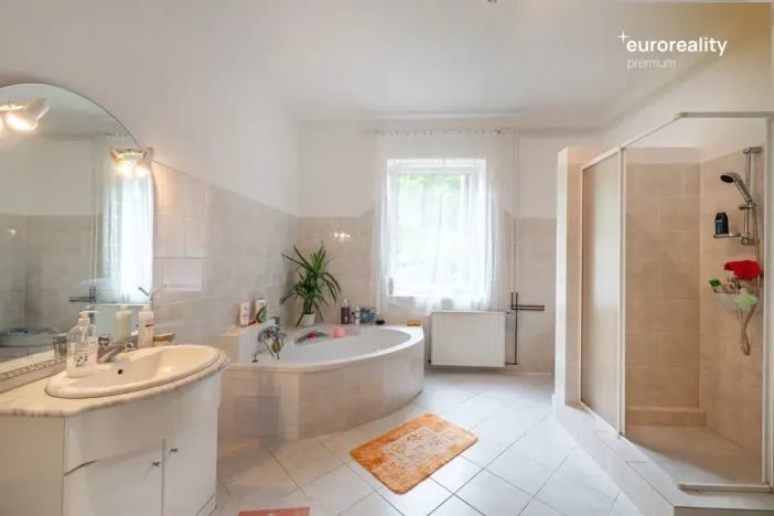 Prodej rodinného domu, Kraslice, 5. května, 380 m2