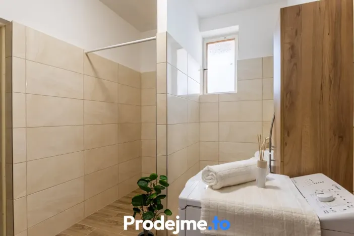 Prodej rodinného domu, Hrušovany nad Jevišovkou, Znojemská, 104 m2