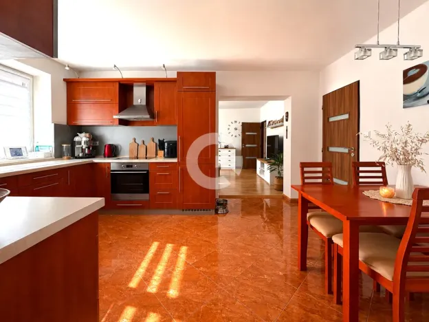 Prodej rodinného domu, Kostelec u Holešova, 180 m2