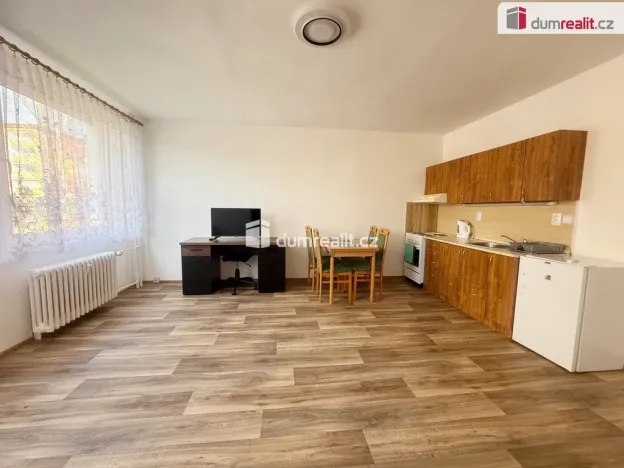 Pronájem bytu 1+kk, Ústí nad Labem - Krásné Březno, Neštěmická, 32 m2