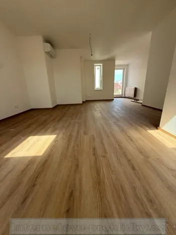 Pronájem bytu 2+kk, Praha - Vinohrady, 100 m2