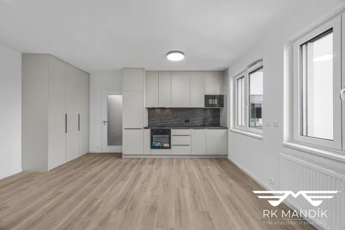 Pronájem bytu 1+kk, Praha - Hlubočepy, Divíškové, 33 m2