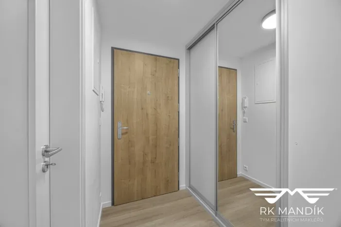 Pronájem bytu 1+kk, Praha - Hlubočepy, Divíškové, 33 m2