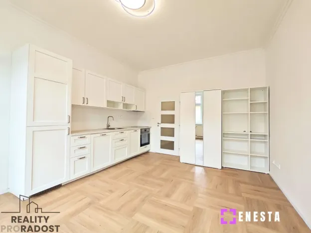 Pronájem bytu 1+kk, Praha - Vinohrady, Perunova, 27 m2