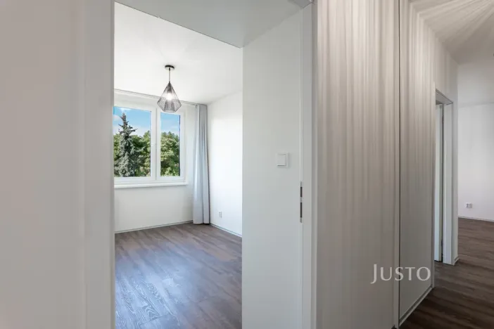 Pronájem bytu 2+kk, Praha - Kobylisy, Pohnertova, 43 m2