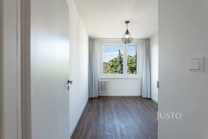 Pronájem bytu 2+kk, Praha - Kobylisy, Pohnertova, 43 m2
