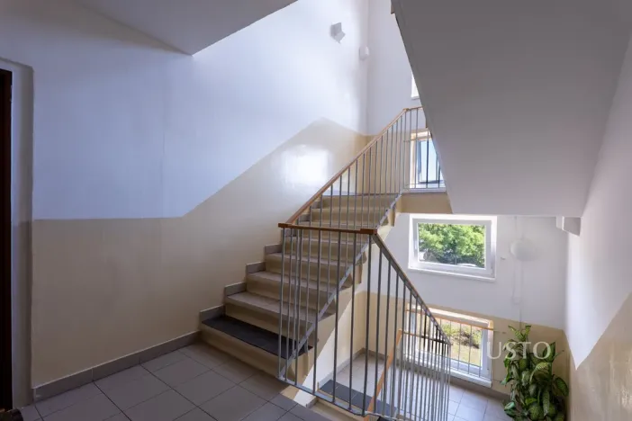 Pronájem bytu 2+kk, Praha - Kobylisy, Pohnertova, 43 m2