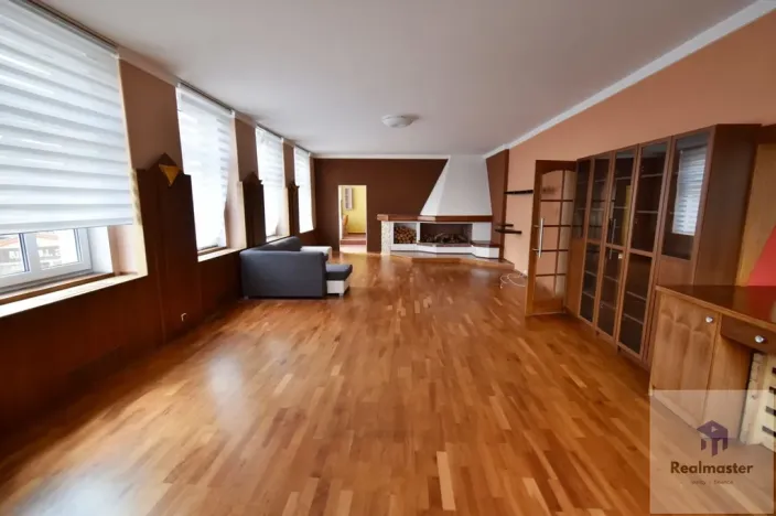 Pronájem bytu 3+1, Ústí nad Labem - Ústí nad Labem-centrum, Velká Hradební, 96 m2