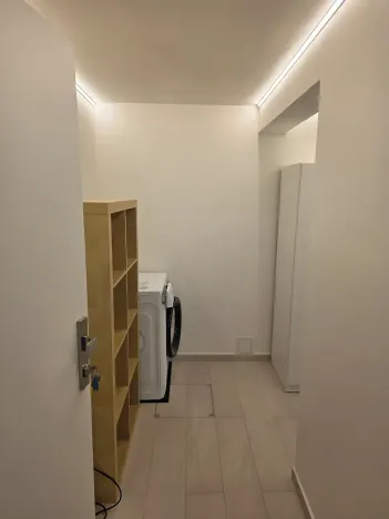 Pronájem bytu 1+kk, Praha, Nad olšinami, 27 m2