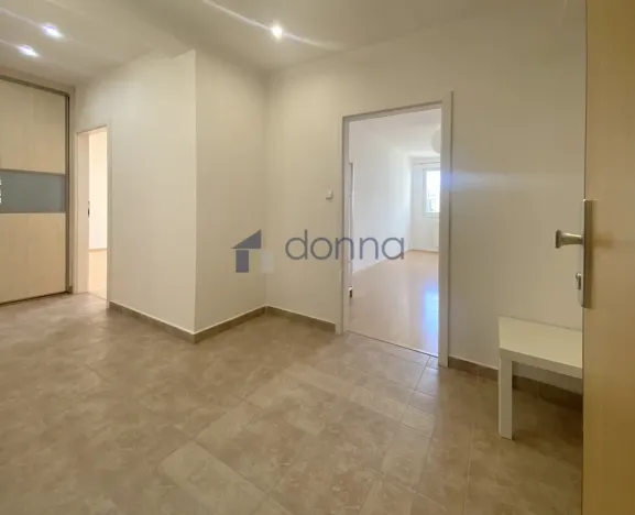 Pronájem bytu 4+1, Praha, Šimůnkova, 111 m2