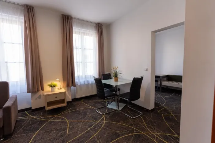 Pronájem bytu 2+kk, Praha - Břevnov, Bělohorská, 46 m2
