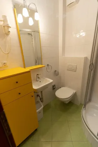 Pronájem bytu 2+kk, Praha - Břevnov, Bělohorská, 46 m2