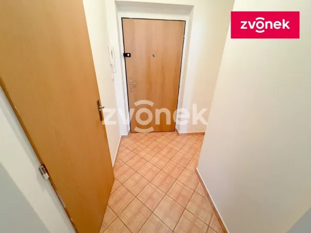 Pronájem bytu 1+kk, Zlín, Voženílkova, 32 m2