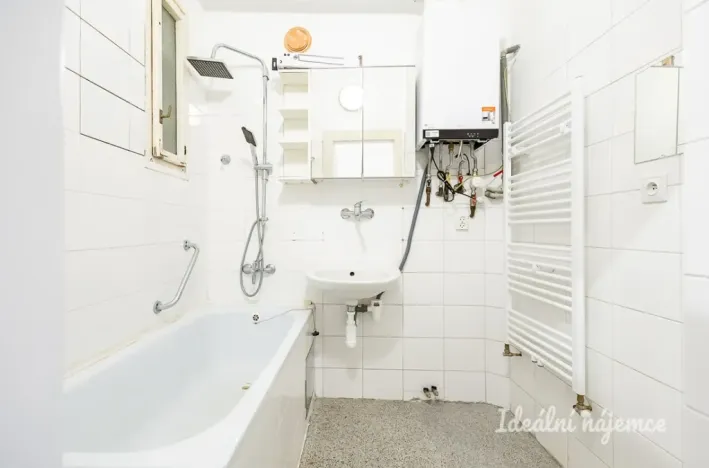 Pronájem bytu 2+kk, Praha - Vysočany, Prouzova, 52 m2