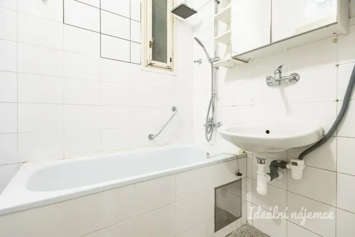 Pronájem bytu 2+kk, Praha - Vysočany, Prouzova, 52 m2