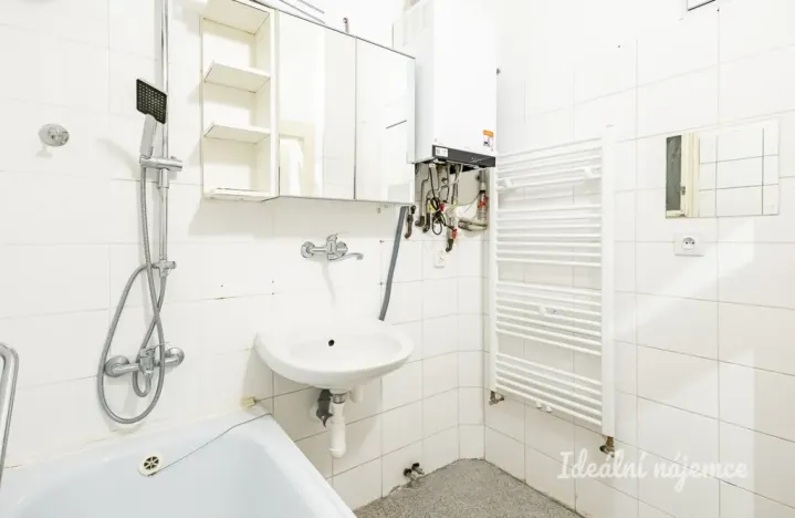Pronájem bytu 2+kk, Praha - Vysočany, Prouzova, 52 m2