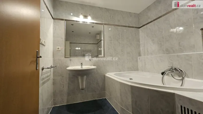Pronájem bytu 2+kk, Praha - Hlubočepy, Štěpařská, 70 m2
