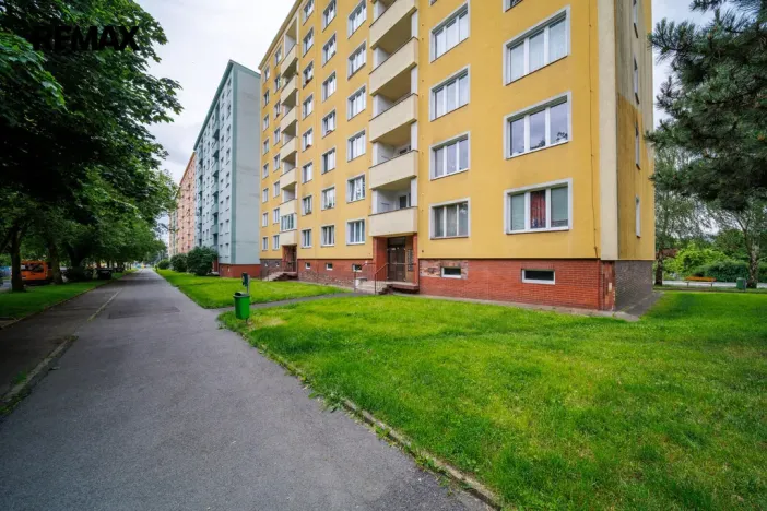 Pronájem bytu 1+1, Ostrov, Kollárova, 36 m2