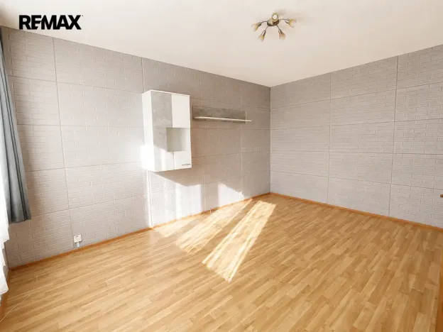 Pronájem bytu 1+1, Ostrov, Kollárova, 36 m2