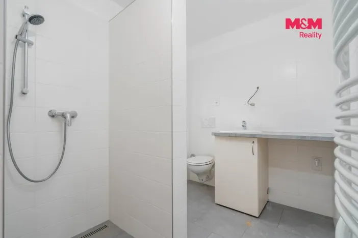Pronájem bytu 1+kk, Mnichovo Hradiště - Hradec, 25 m2