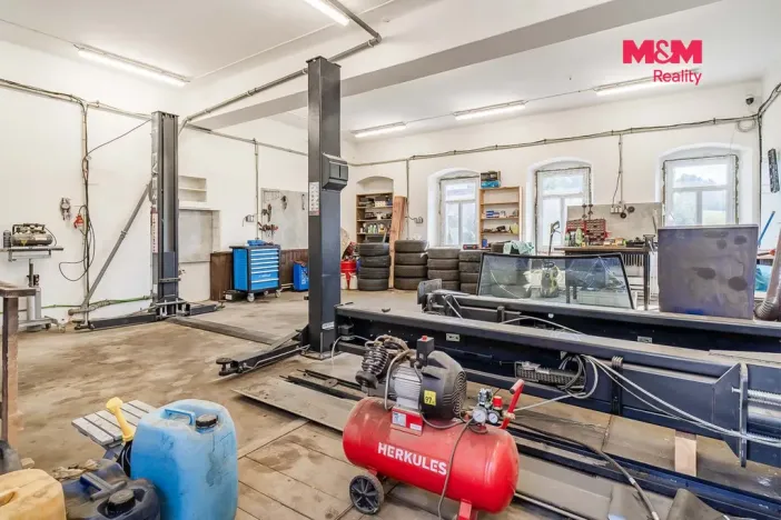 Prodej obchodního prostoru, Raspenava, Hejnická, 388 m2