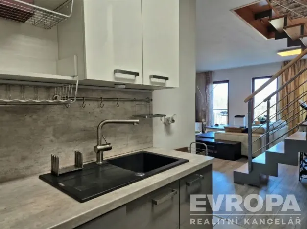 Prodej bytu 4+kk, Praha - Radotín, Na Krupičárně, 96 m2