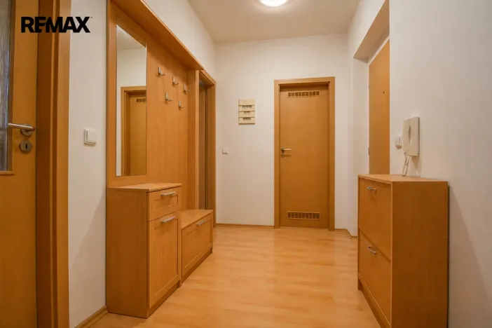 Pronájem bytu 2+kk, Hradec Králové - Třebeš, Ve Stromovce, 70 m2