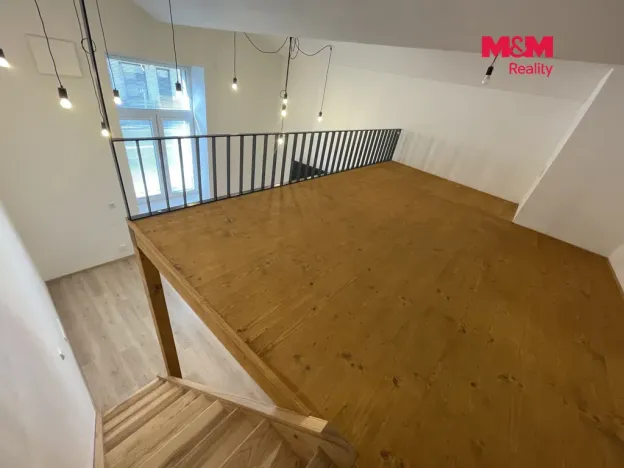 Pronájem bytu 1+kk, Hradec Králové - Kukleny, Pražská třída, 30 m2