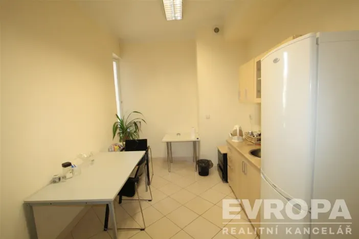 Pronájem kanceláře, Praha - Žižkov, Domažlická, 46 m2