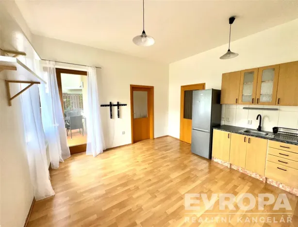Pronájem bytu 2+kk, Praha, Hlubočepská, 160 m2