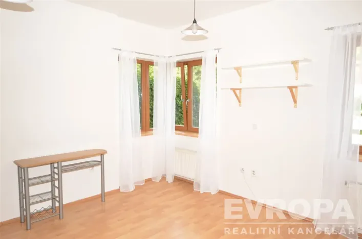 Pronájem bytu 2+kk, Praha, Hlubočepská, 160 m2