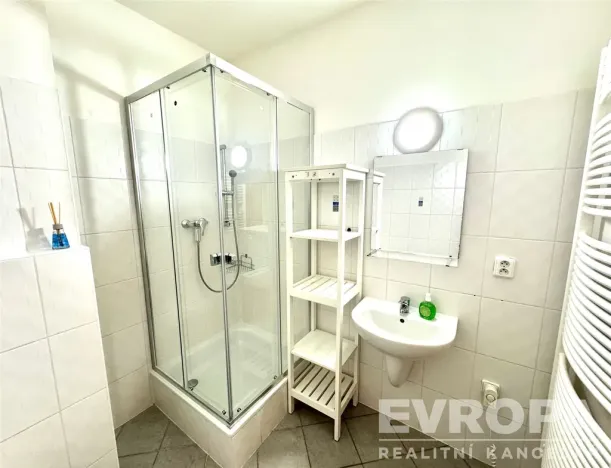 Pronájem bytu 2+kk, Praha, Hlubočepská, 160 m2