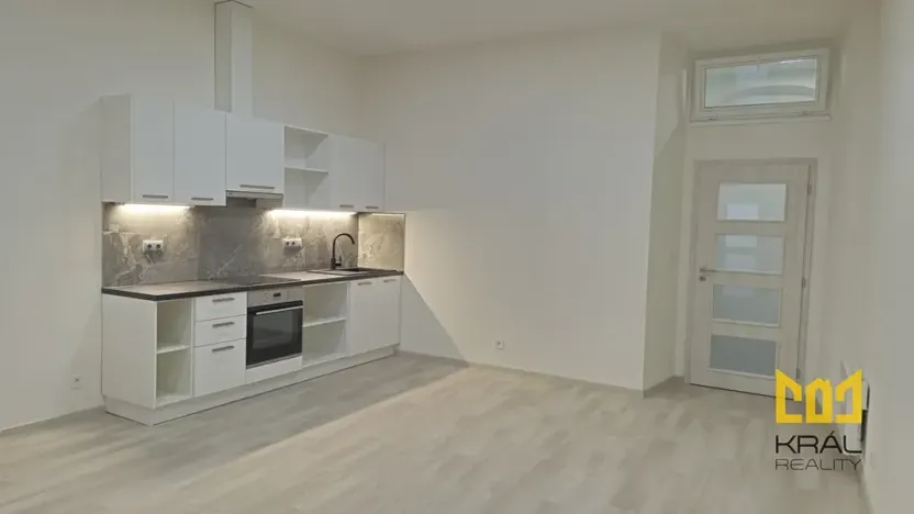 Pronájem bytu 2+kk, Praha - Smíchov, Nádražní, 64 m2
