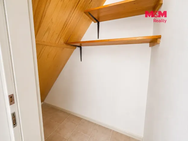 Pronájem atypického bytu, Praha - Hostivař, V nové čtvrti, 125 m2