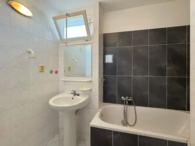 Pronájem bytu 1+kk, Praha - Vinohrady, Římská, 25 m2