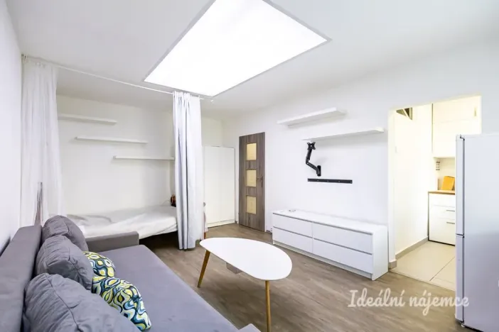 Pronájem bytu 1+1, Praha - Chodov, Benkova, 31 m2
