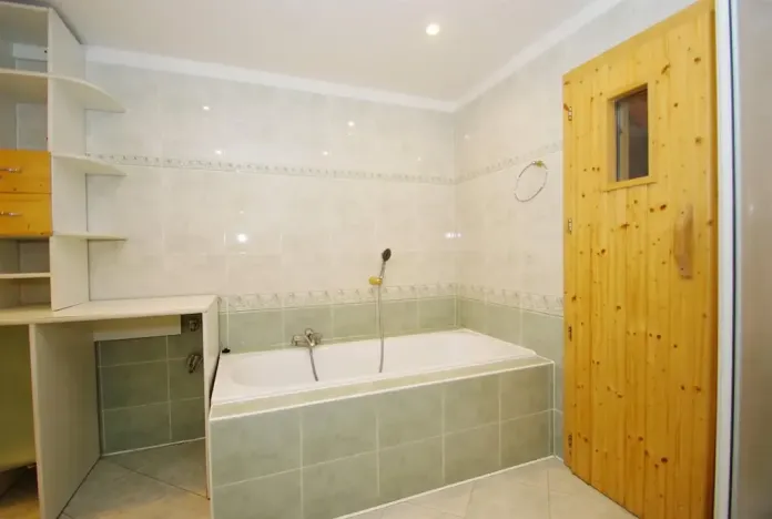 Pronájem atypického bytu, Praha - Smíchov, Viktora Huga, 164 m2