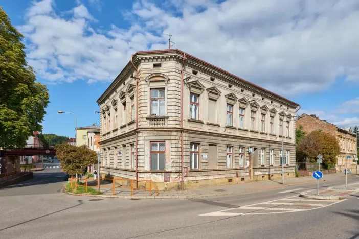 Prodej bytu 2+1, Trutnov - Dolní Předměstí, Úpské nábřeží, 119 m2