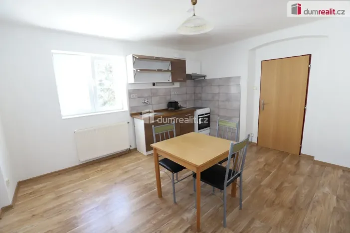 Pronájem bytu 2+1, Karlovy Vary - Počerny, 68 m2