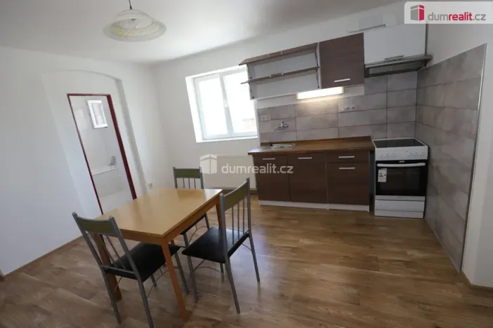 Pronájem bytu 2+1, Karlovy Vary - Počerny, 68 m2